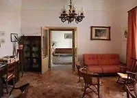 Di Lustro Hotel *